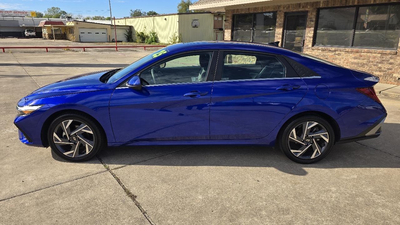 Hyundai Elantra SEL Convenience IVT 2025