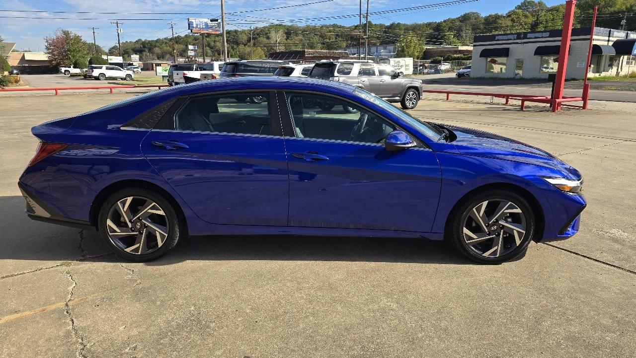 Hyundai Elantra SEL Convenience IVT 2025