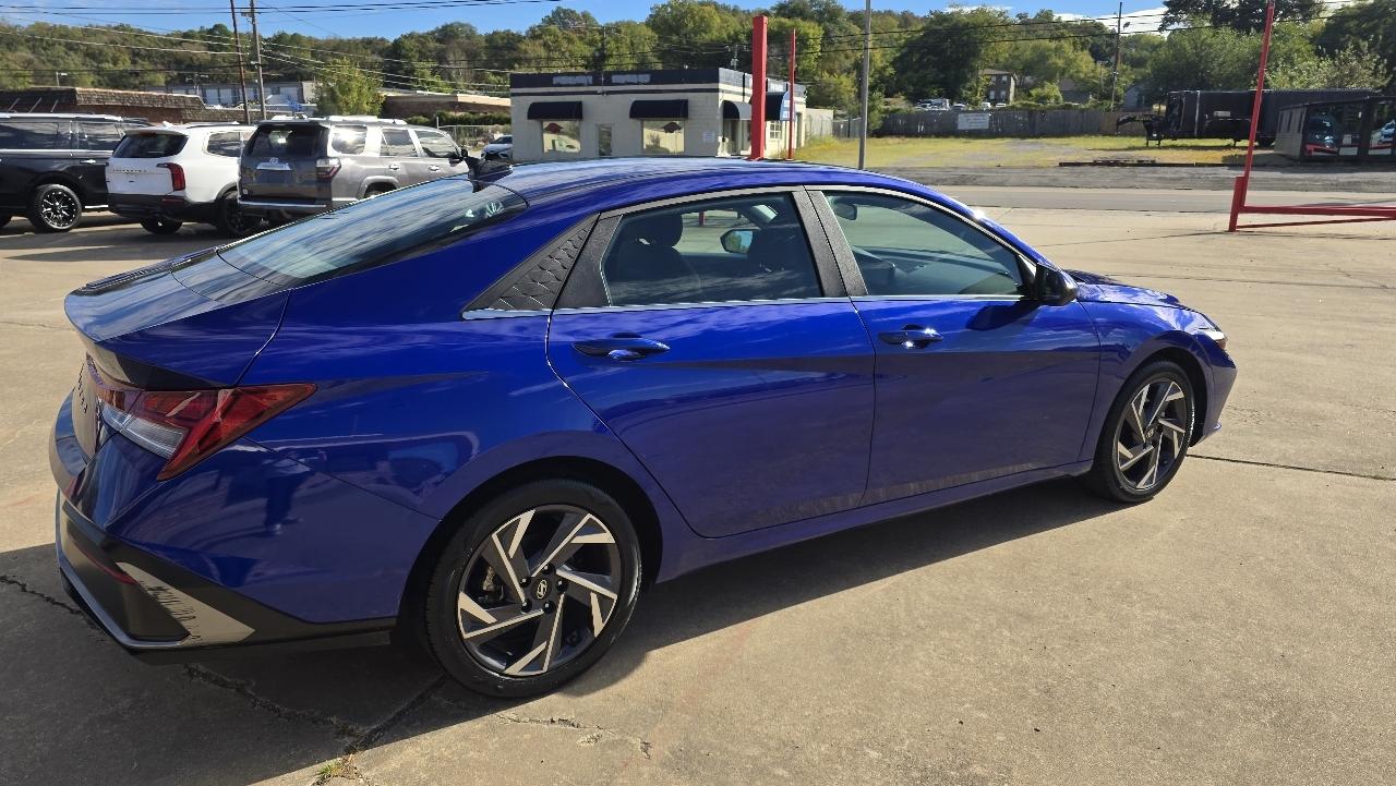 Hyundai Elantra SEL Convenience IVT 2025
