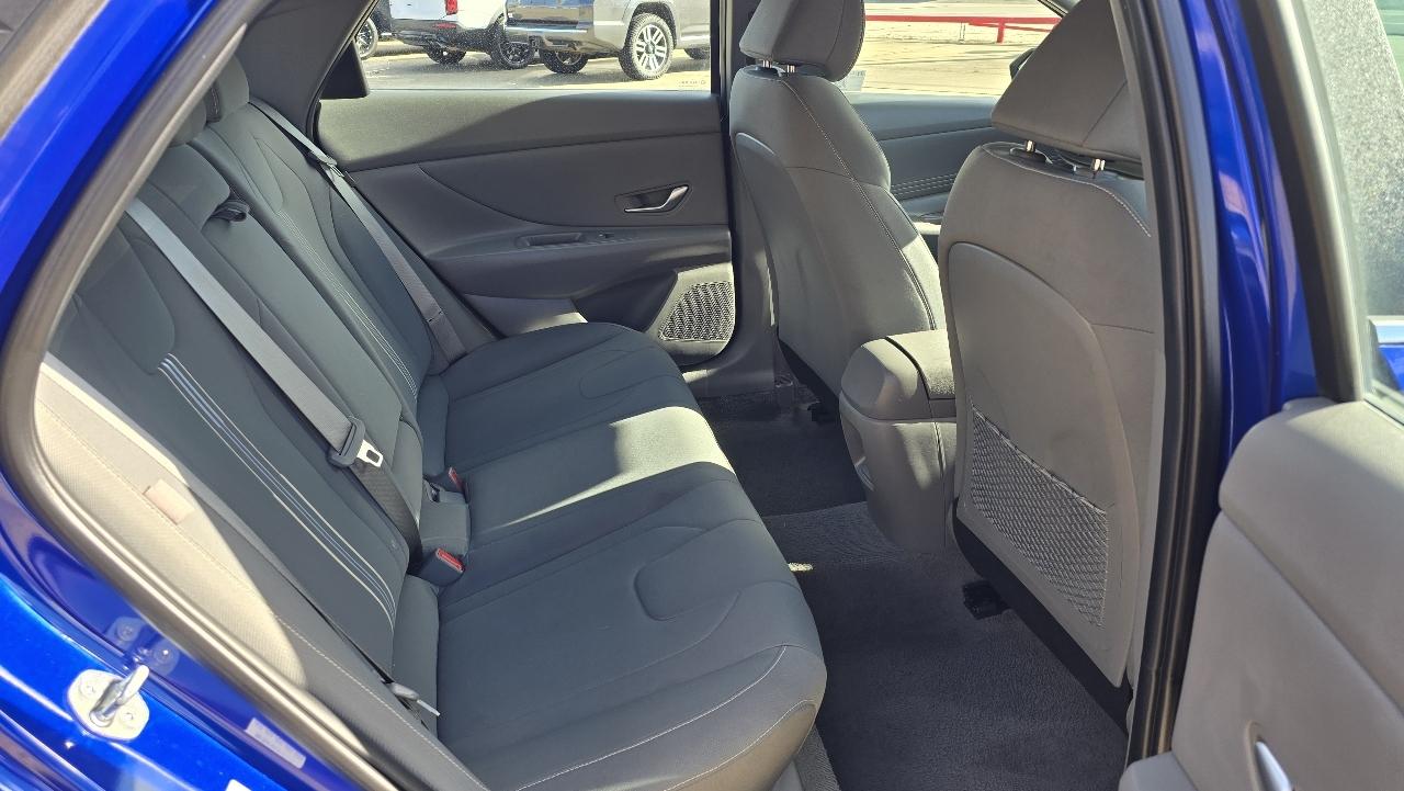 Hyundai Elantra SEL Convenience IVT 2025