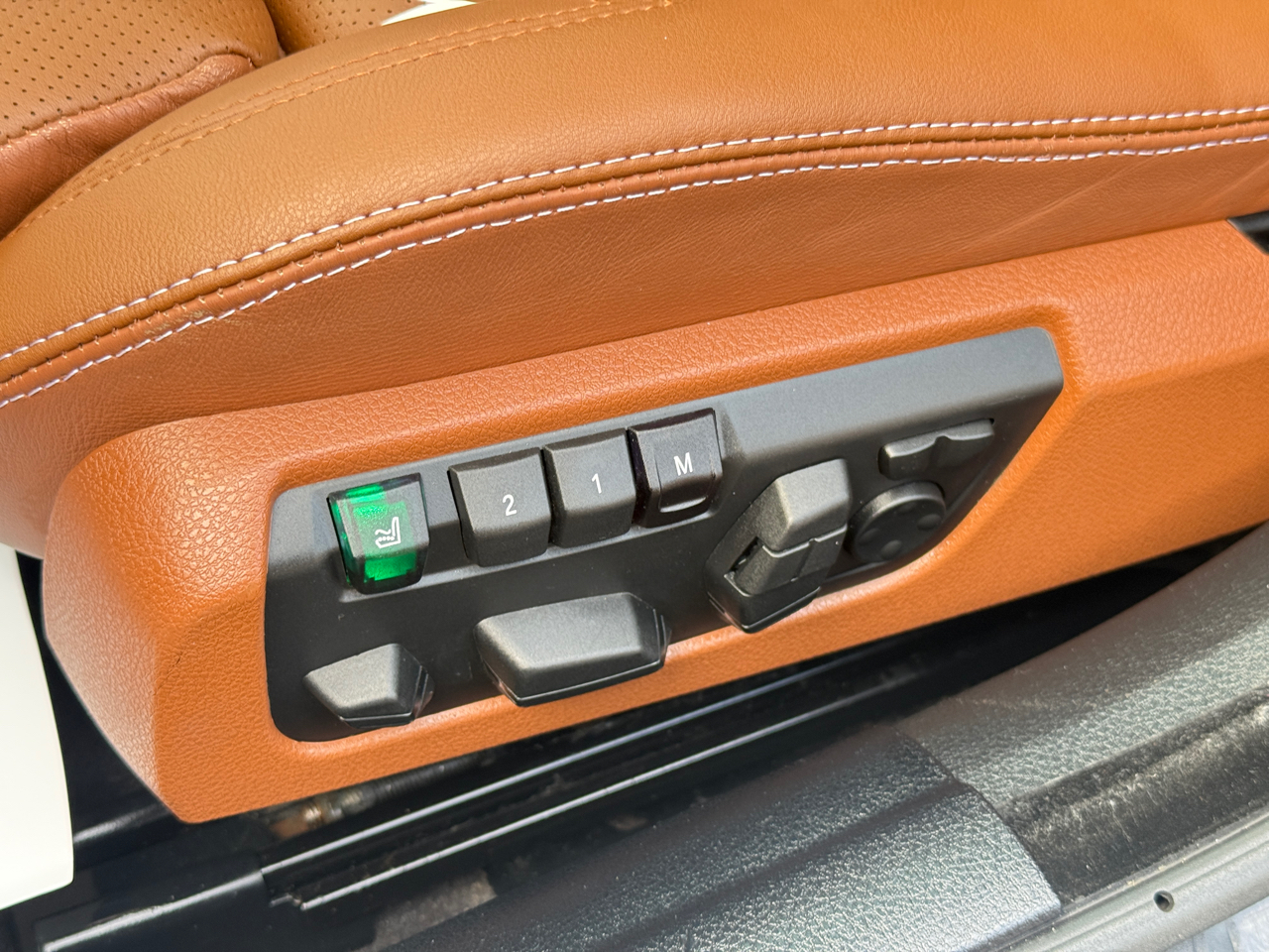 BMW 6-Series 650xi Grand Coupe 2013