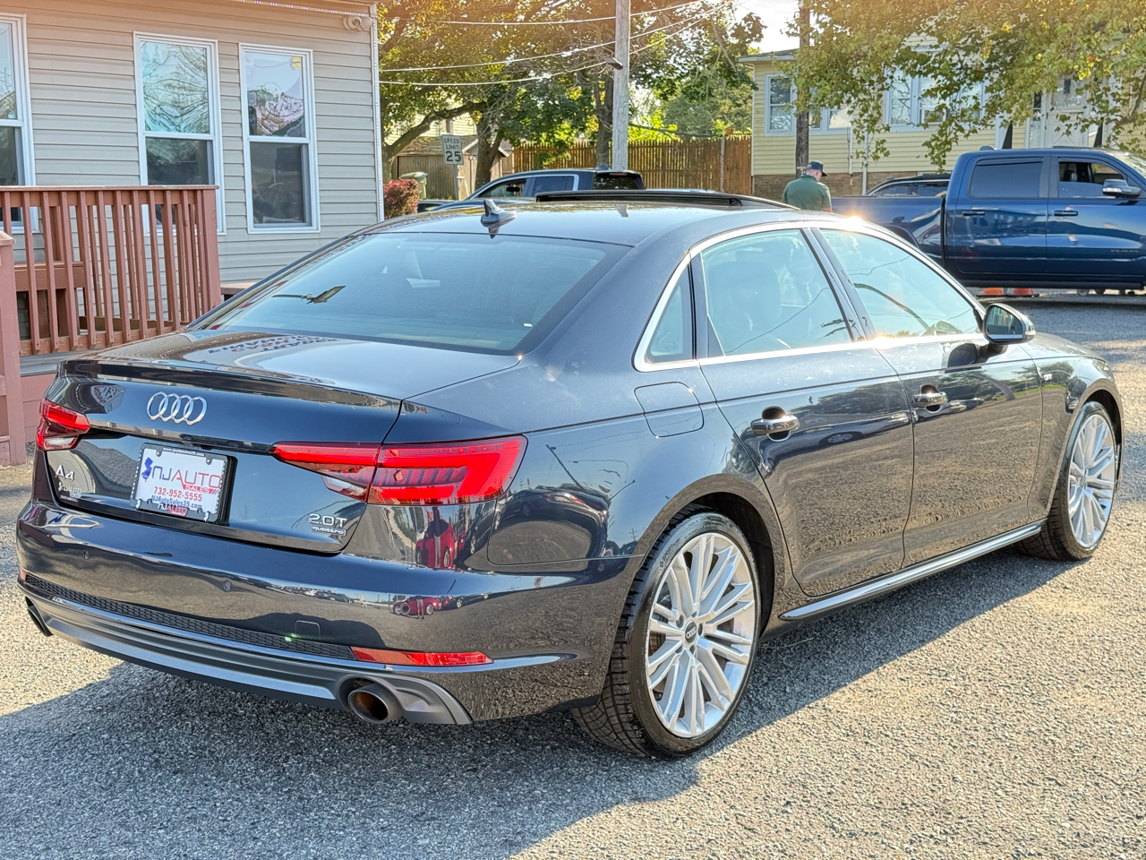 Audi A4 2.0T Premium Plus quattro Sedan 2017 Audi A4 2.0T Premium Plus quattro Sedan 2017