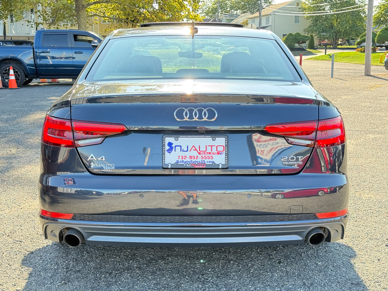 Audi A4 2.0T Premium Plus quattro Sedan 2017 Audi A4 2.0T Premium Plus quattro Sedan 2017