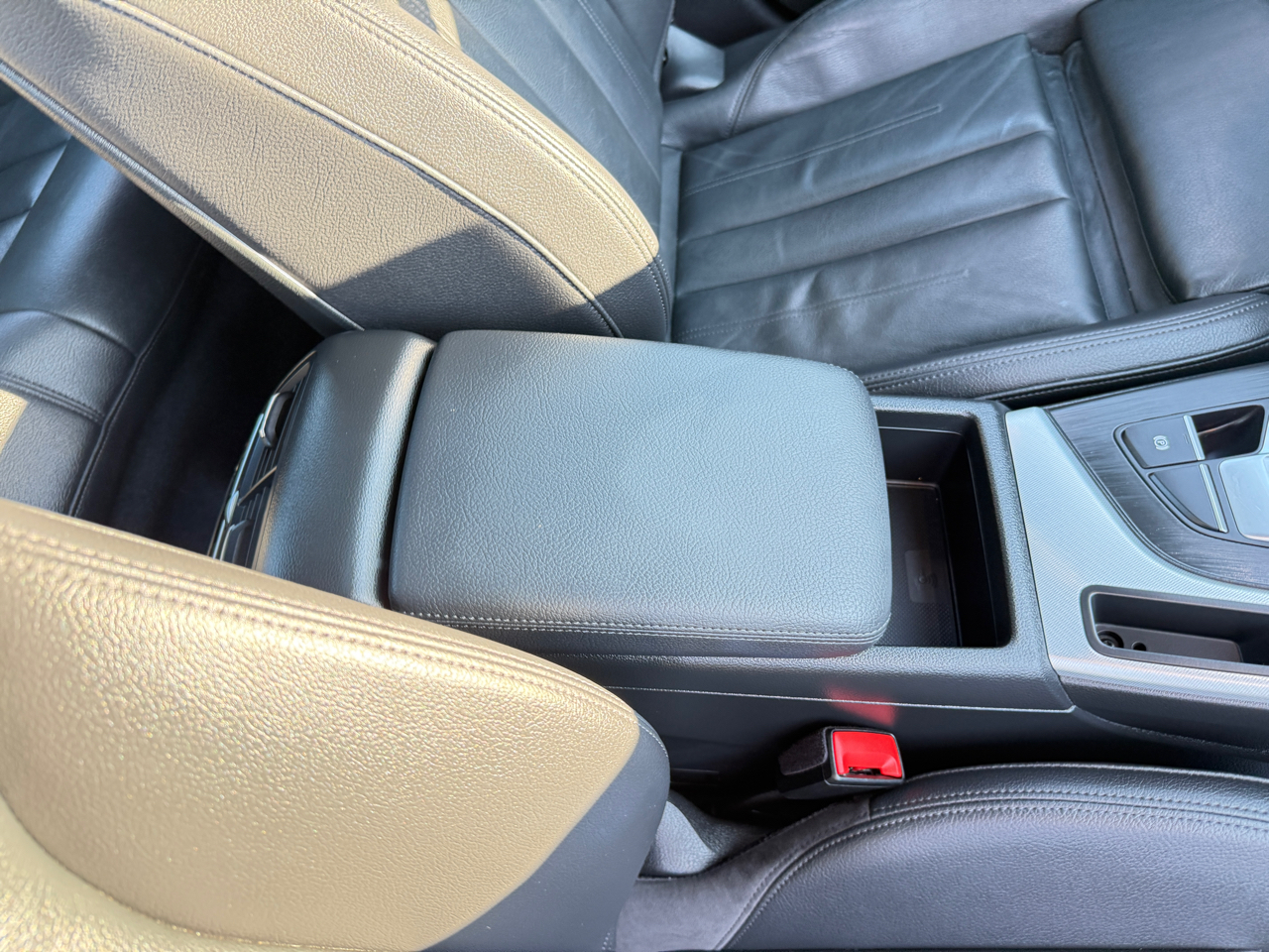 Audi A4 2.0T Premium Plus quattro Sedan 2017 Audi A4 2.0T Premium Plus quattro Sedan 2017