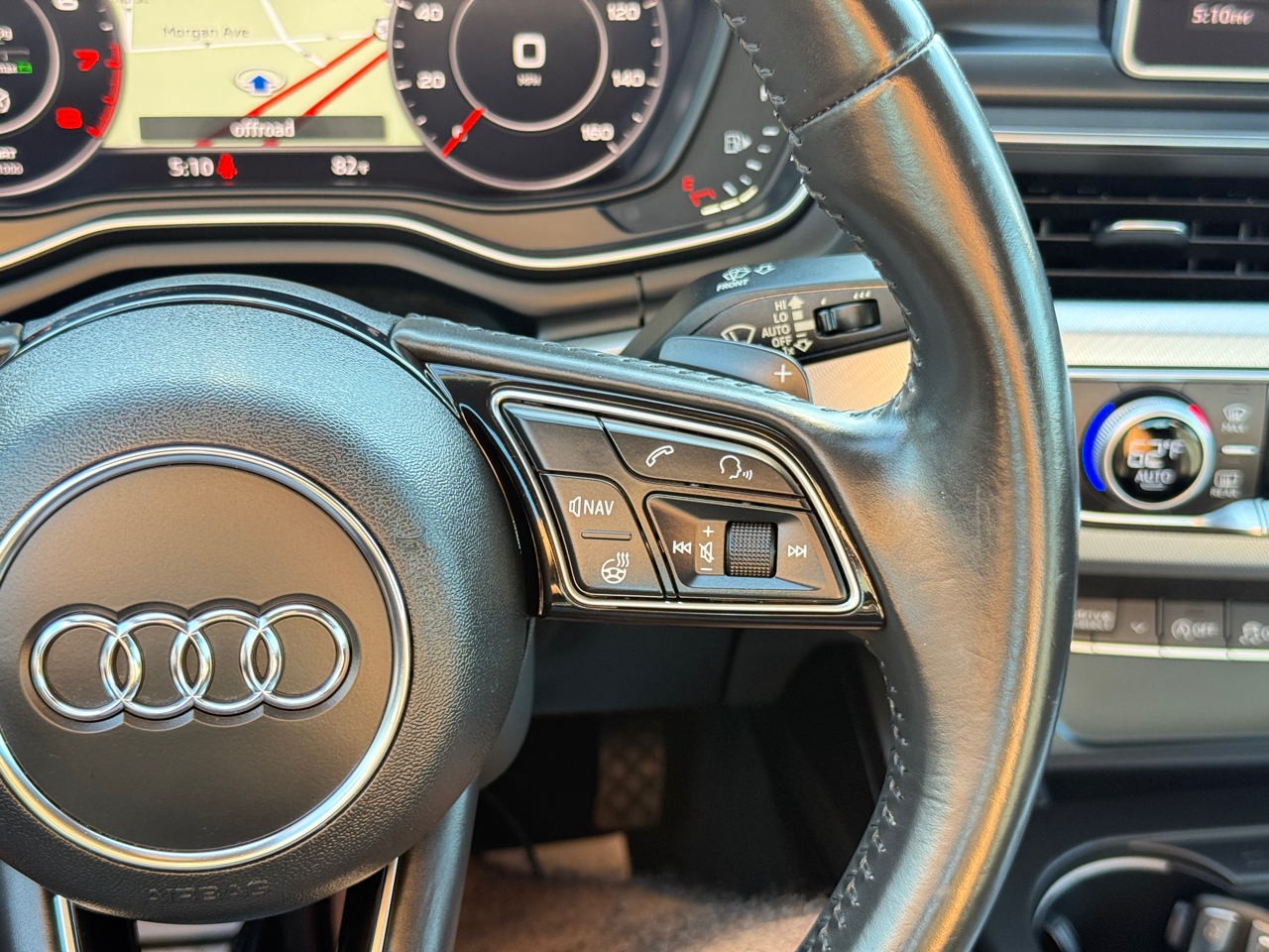 Audi A4 2.0T Premium Plus quattro Sedan 2017 Audi A4 2.0T Premium Plus quattro Sedan 2017