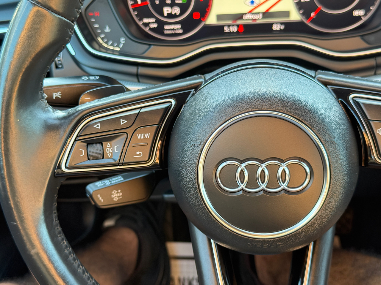 Audi A4 2.0T Premium Plus quattro Sedan 2017 Audi A4 2.0T Premium Plus quattro Sedan 2017