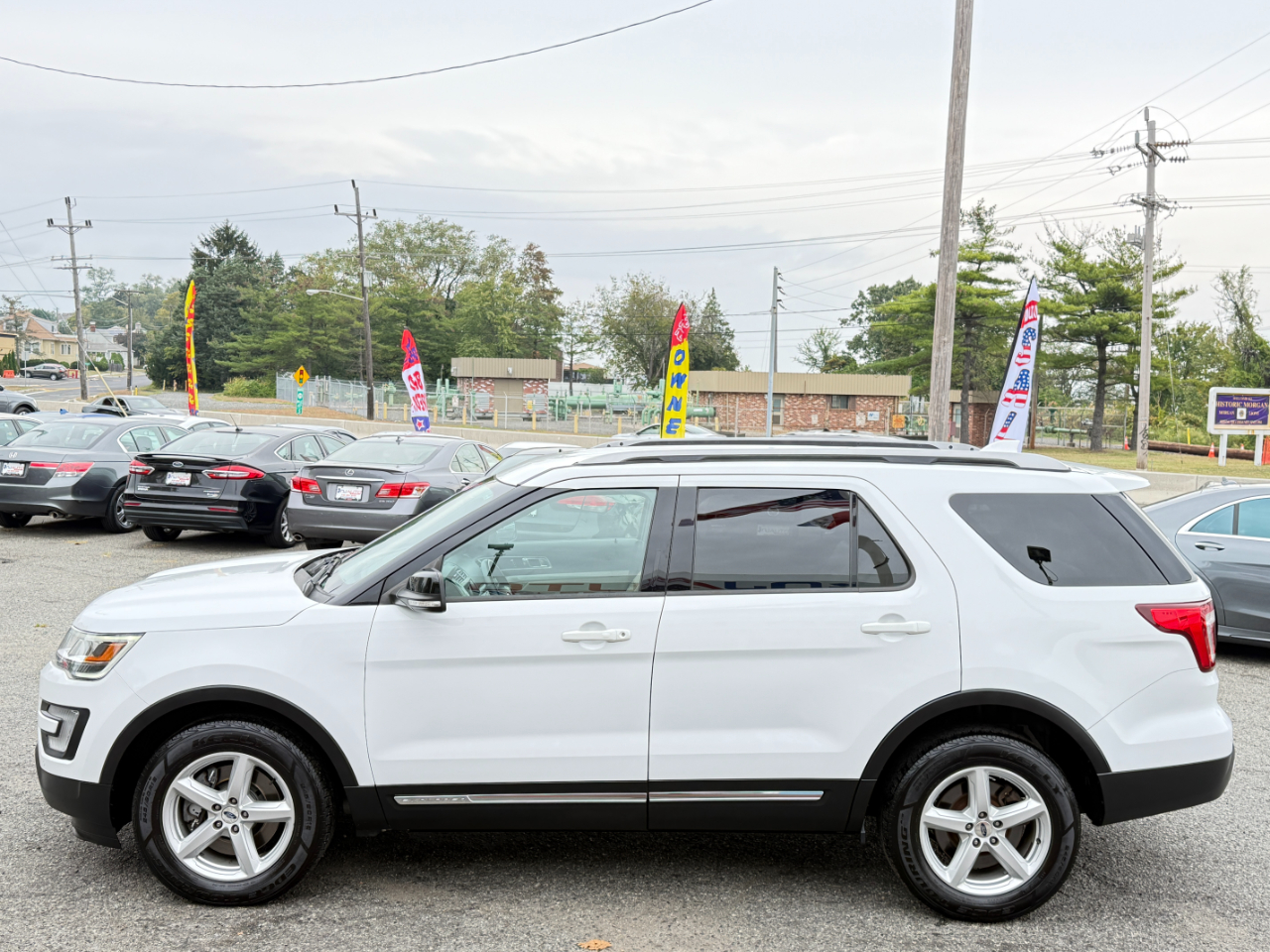 2017 Ford Explorer XLT photo 7