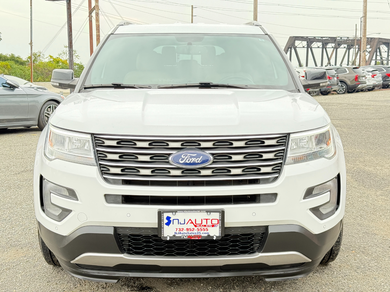 2017 Ford Explorer XLT photo 10