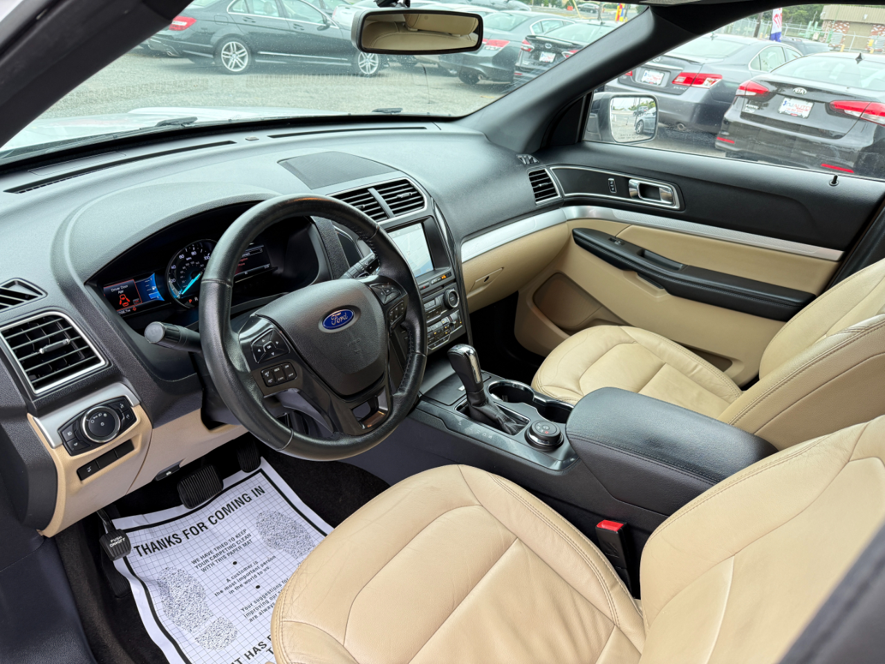 2017 Ford Explorer XLT photo 11