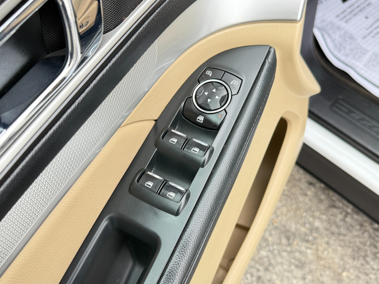 2017 Ford Explorer XLT photo 17