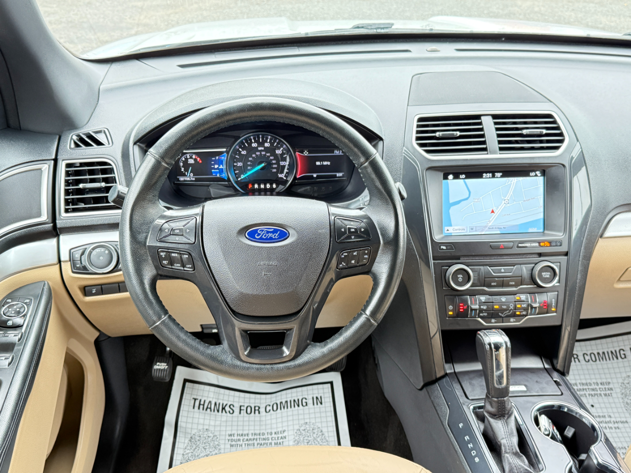 2017 Ford Explorer XLT photo 28