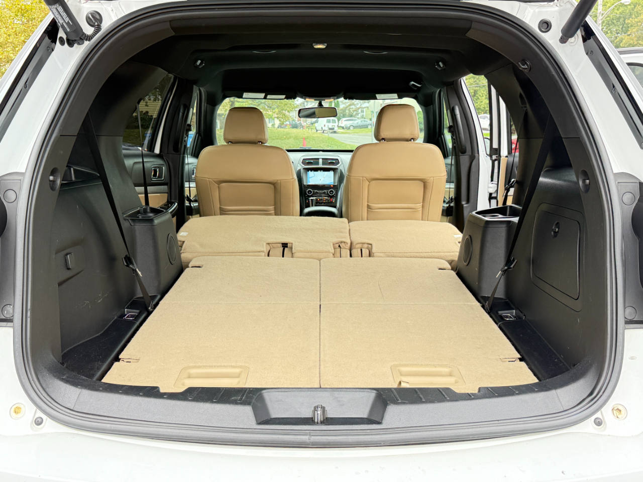 2017 Ford Explorer XLT photo 39