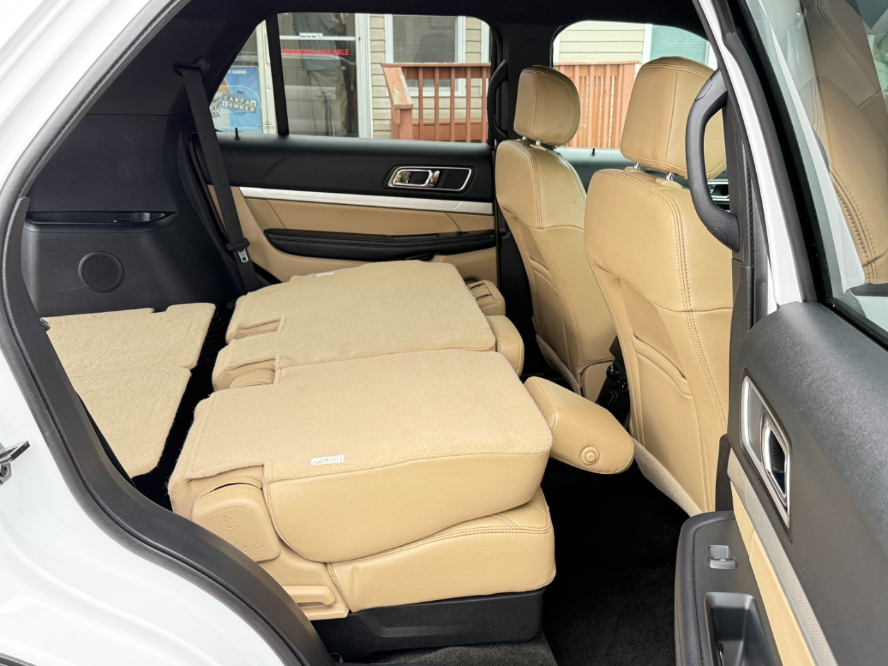 2017 Ford Explorer XLT photo 40