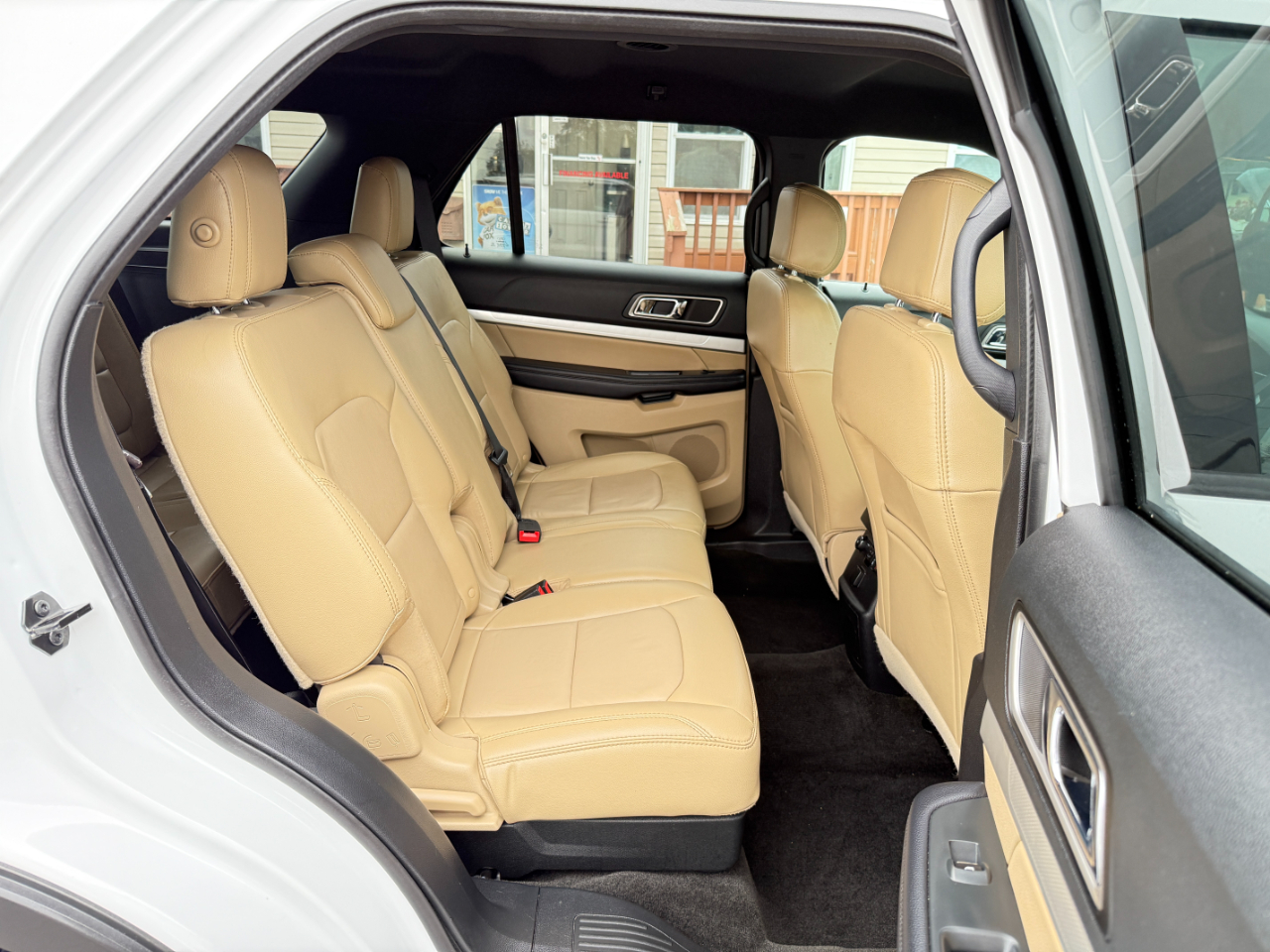 2017 Ford Explorer XLT photo 43