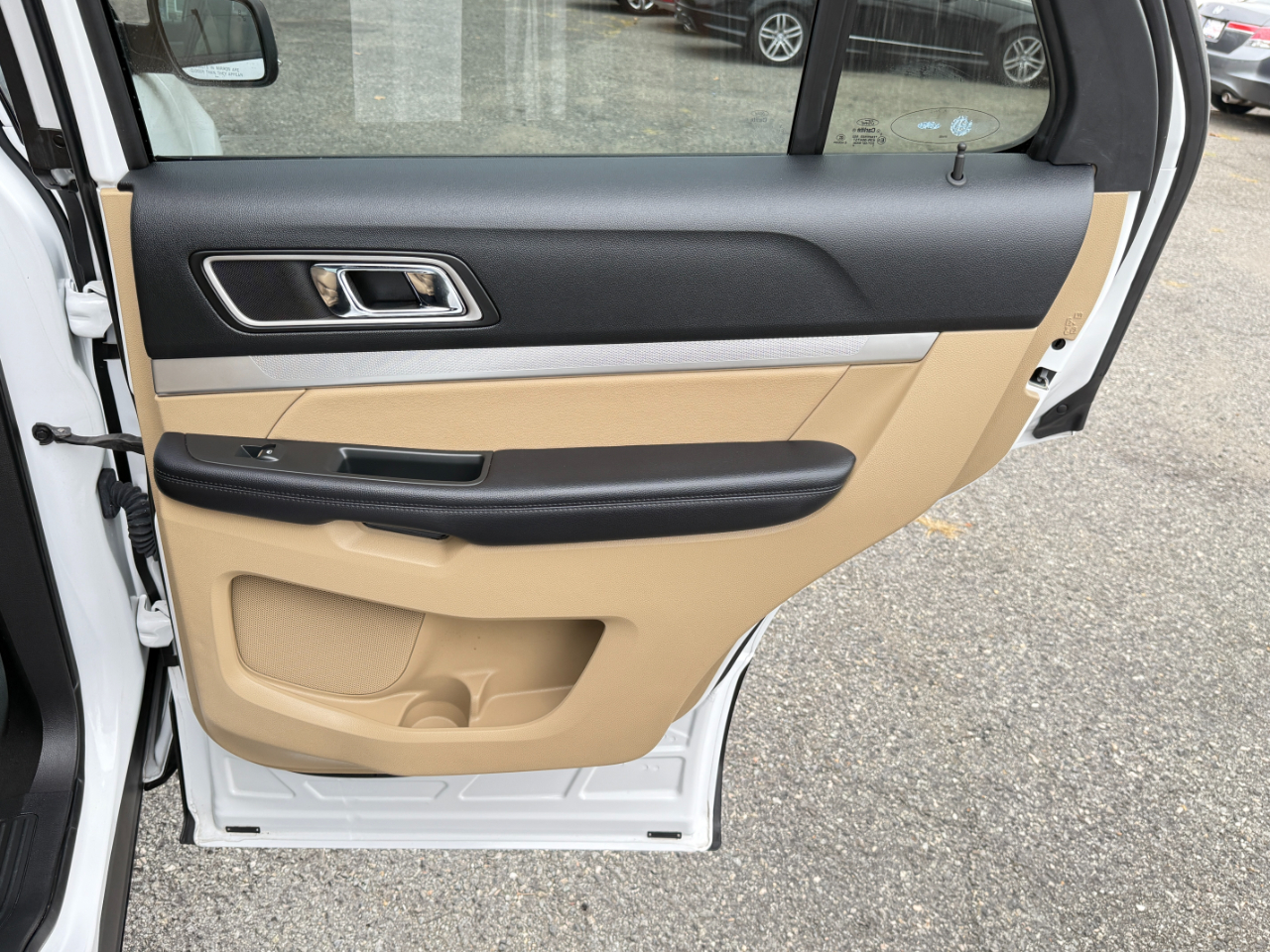 2017 Ford Explorer XLT photo 45