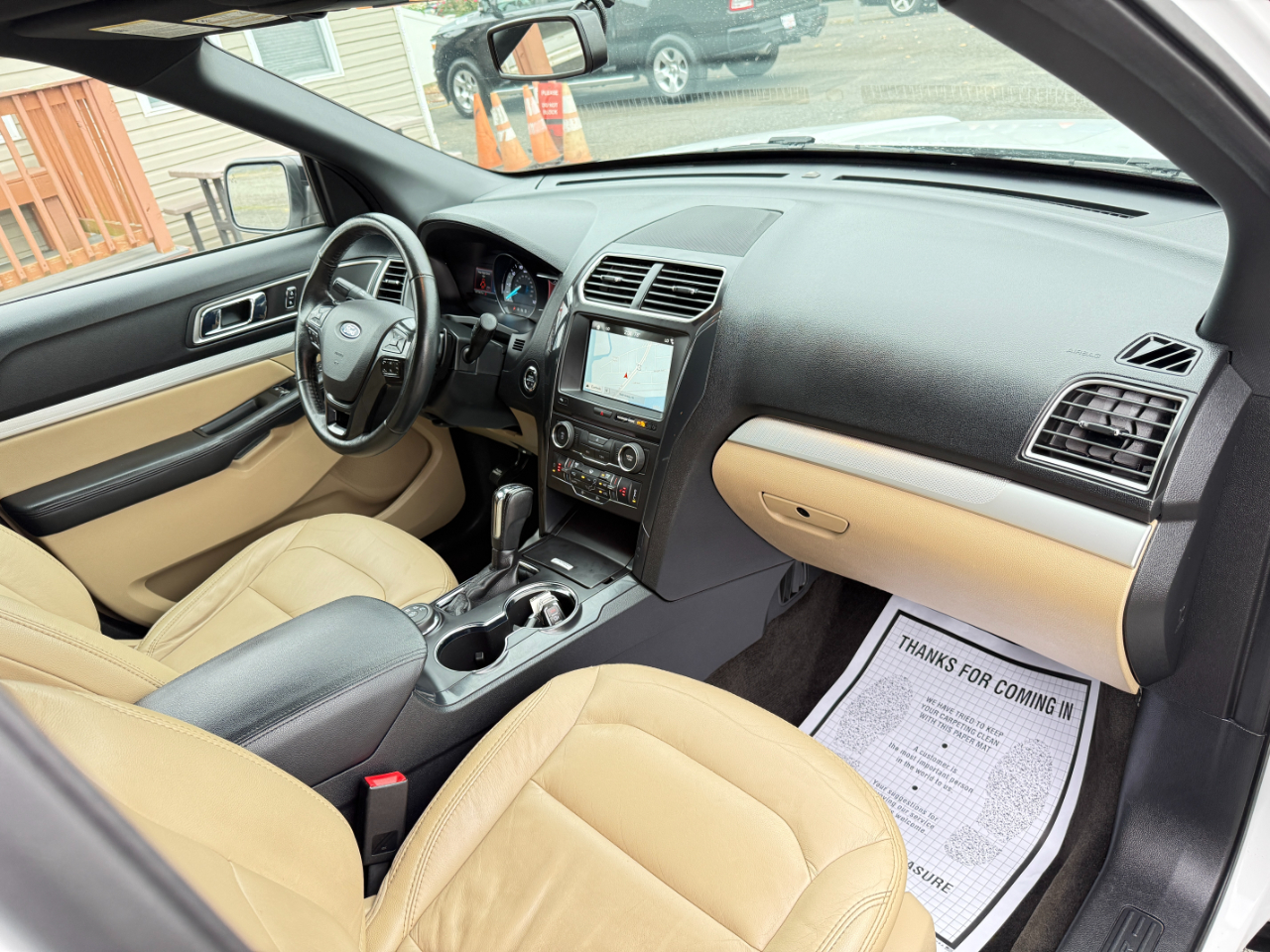 2017 Ford Explorer XLT photo 46