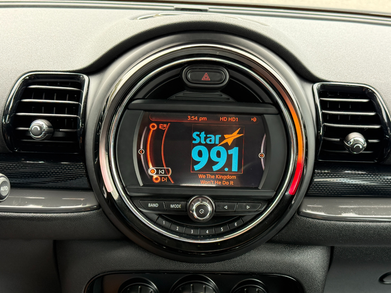 2017 Mini Clubman Base S ALL4 photo 21