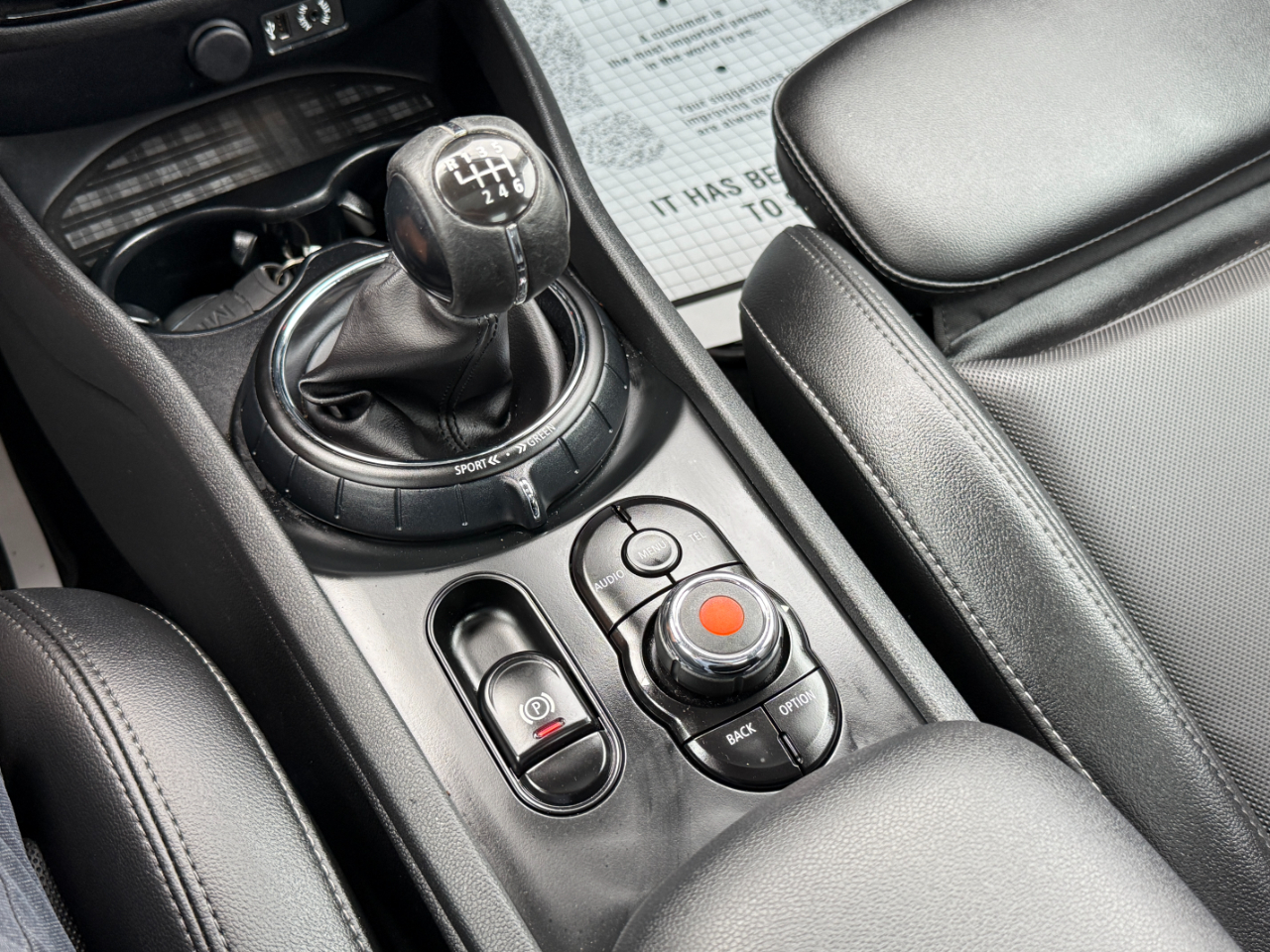 2017 Mini Clubman Base S ALL4 photo 24