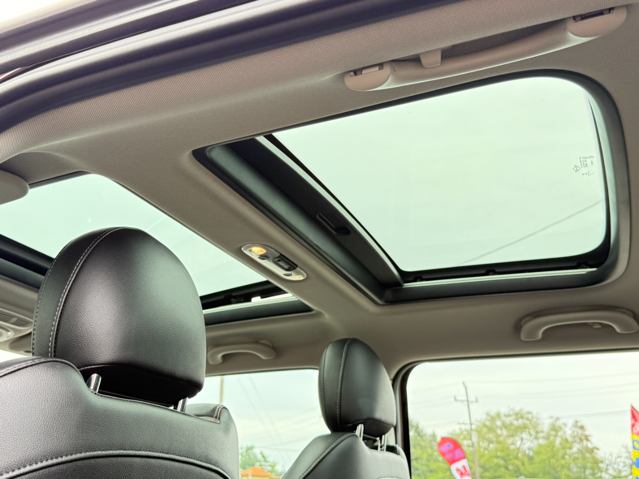 2017 Mini Clubman Base S ALL4 photo 28