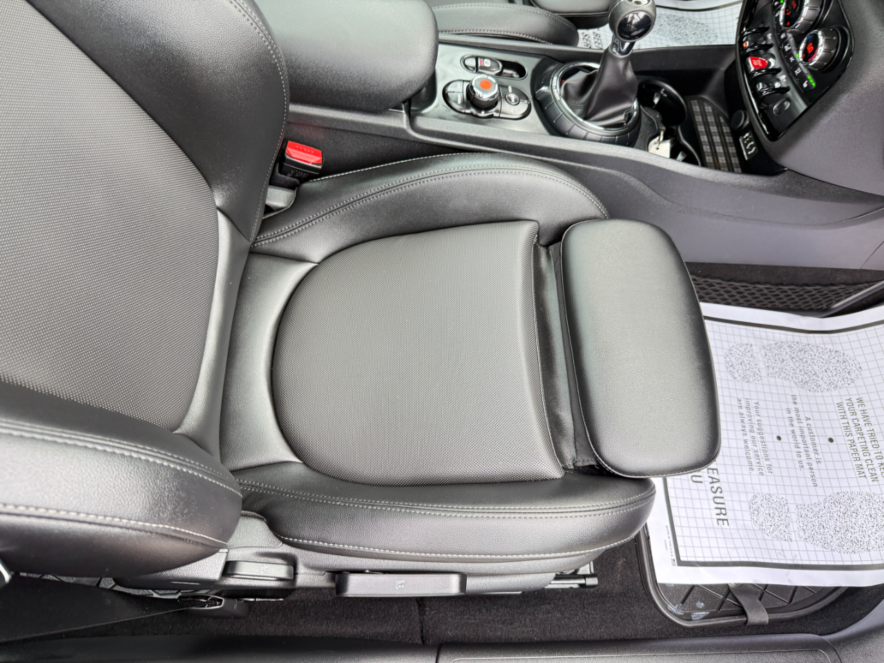 2017 Mini Clubman Base S ALL4 photo 43