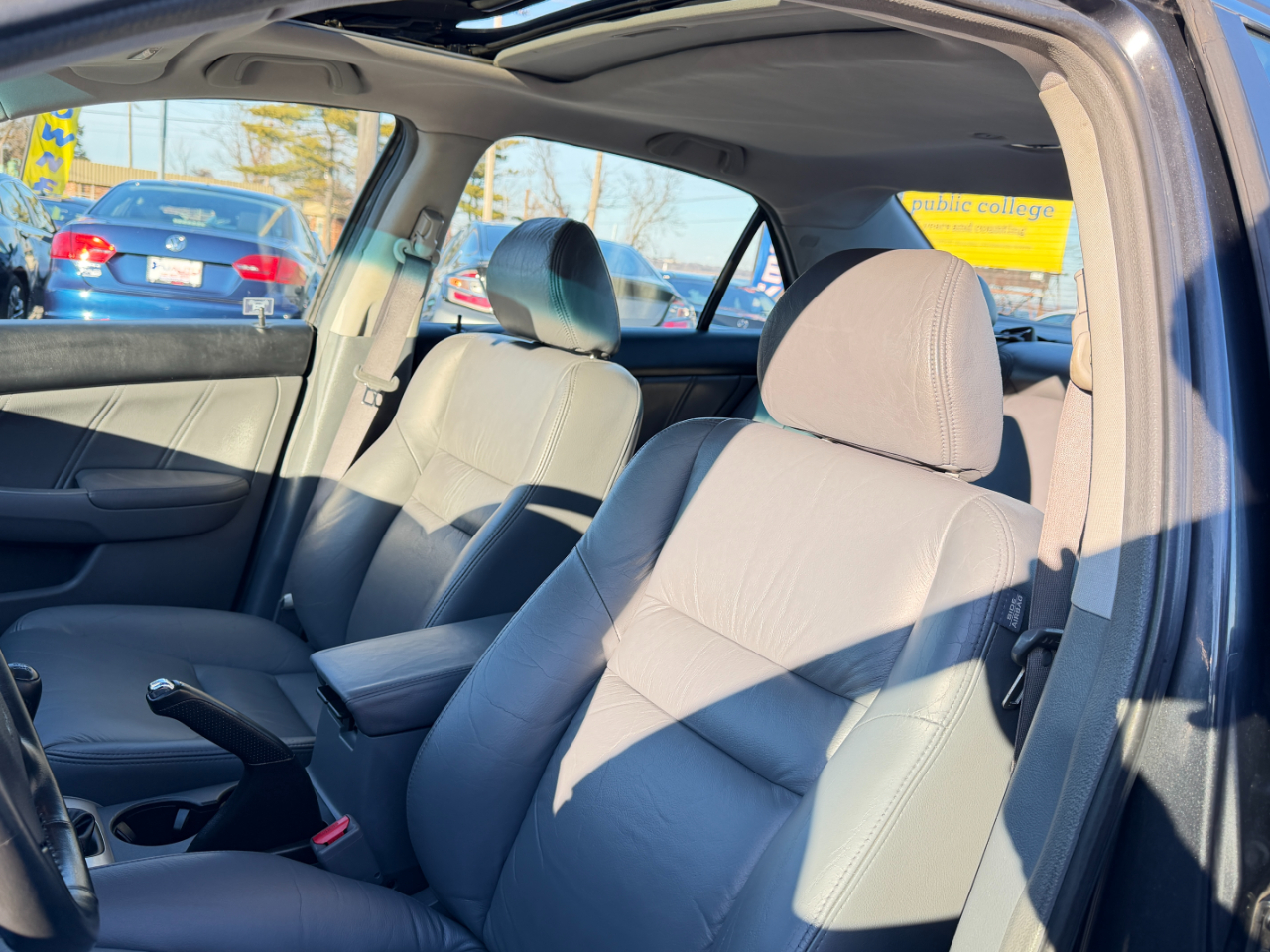 Honda Accord Sdn 4dr Sdn EX Manual w/Leather 2004