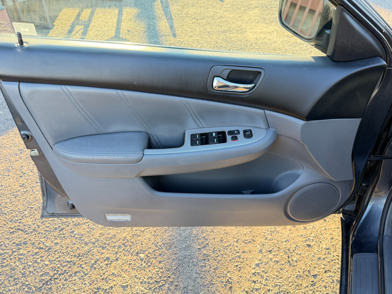 Honda Accord Sdn 4dr Sdn EX Manual w/Leather 2004