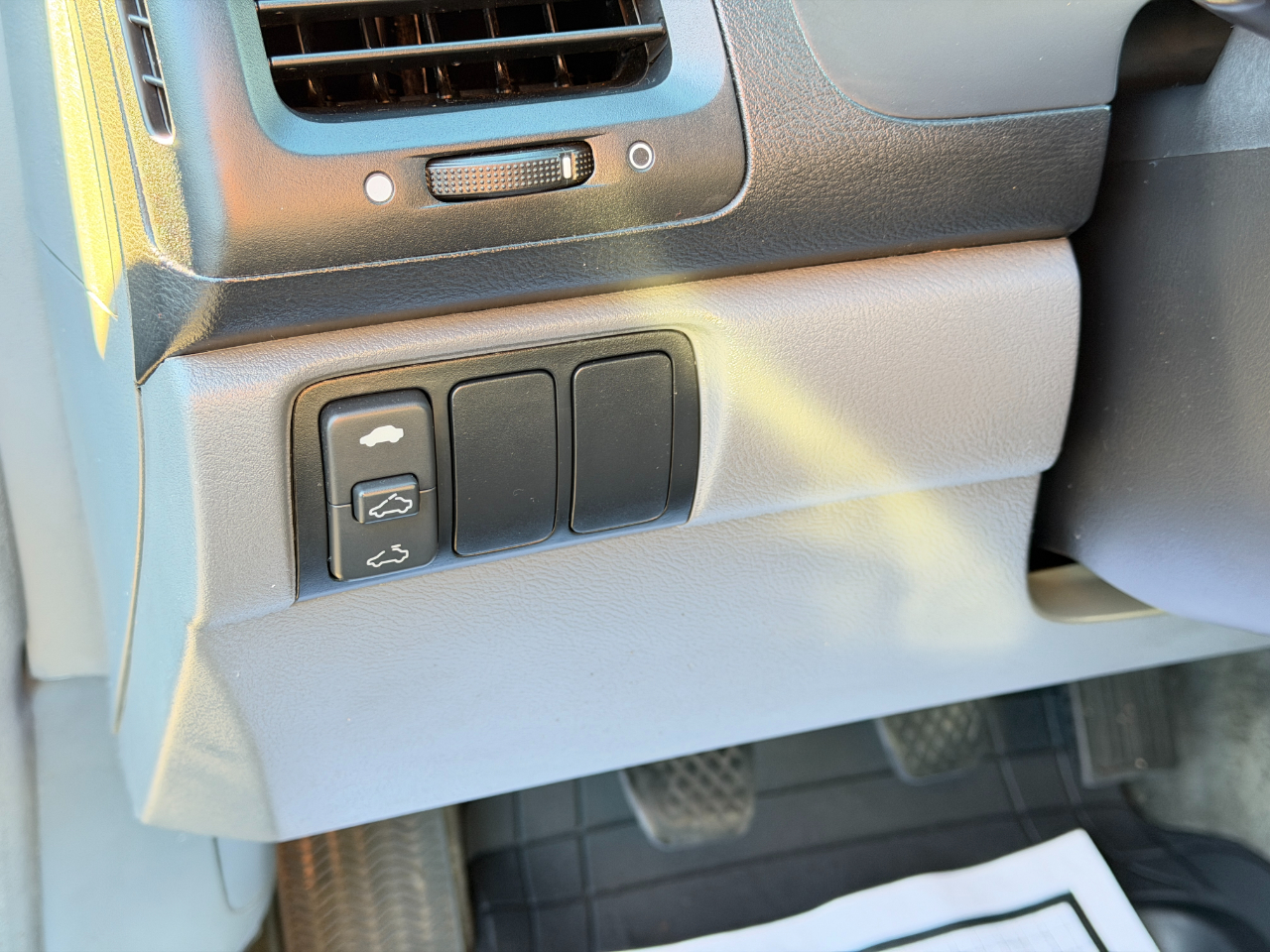 Honda Accord Sdn 4dr Sdn EX Manual w/Leather 2004