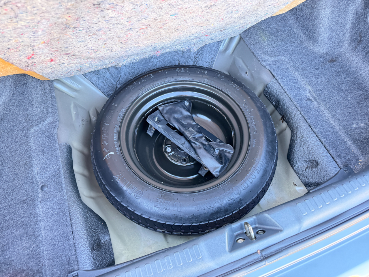 Honda Accord Sdn 4dr Sdn EX Manual w/Leather 2004