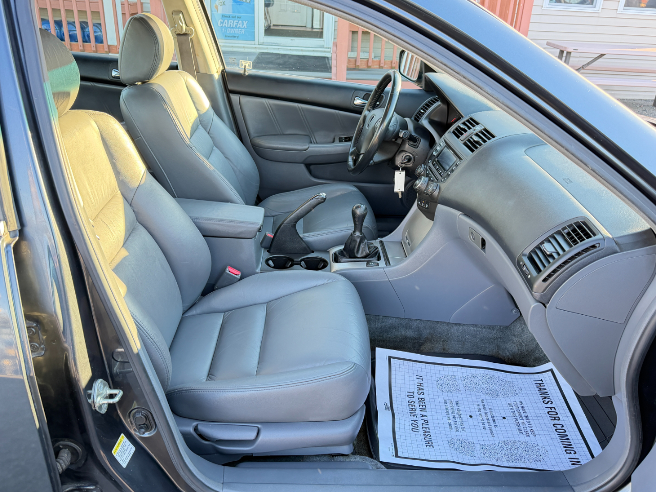 Honda Accord Sdn 4dr Sdn EX Manual w/Leather 2004