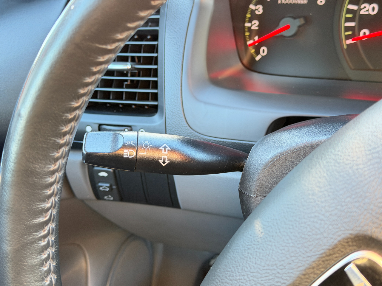 Honda Accord Sdn 4dr Sdn EX Manual w/Leather 2004