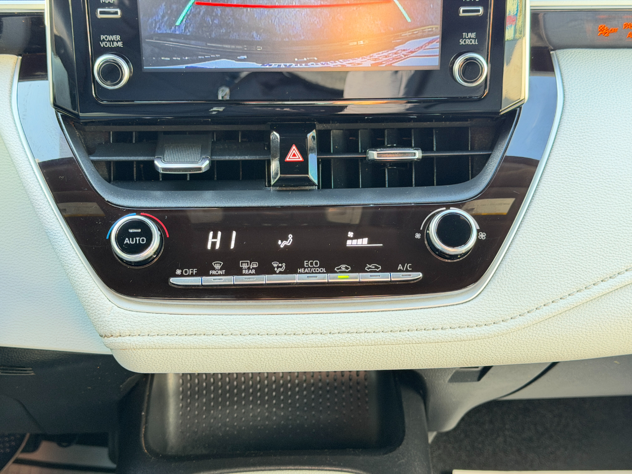 Toyota Corolla SE CVT (Natl) 2020