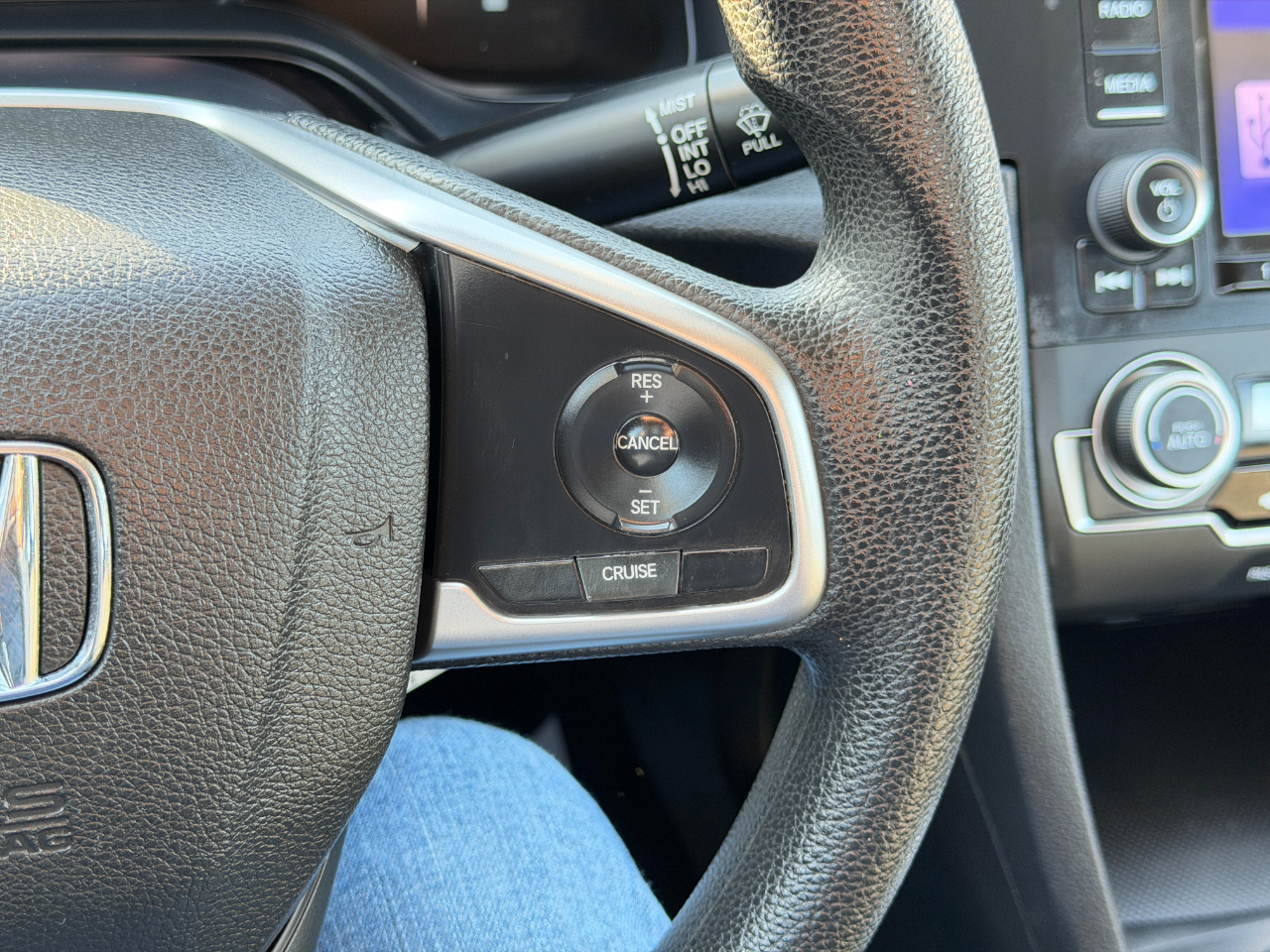 Honda Civic LX Sedan CVT 2017