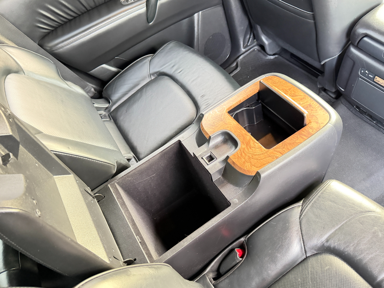 Nissan Armada 4x4 SL 2021