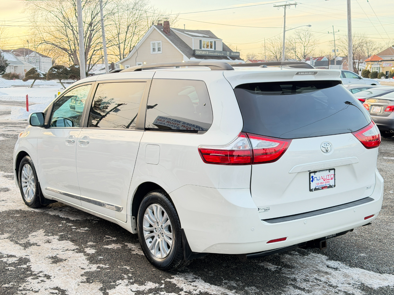 Toyota Sienna XLE Premium FWD 8-Passenger (Natl) 2017