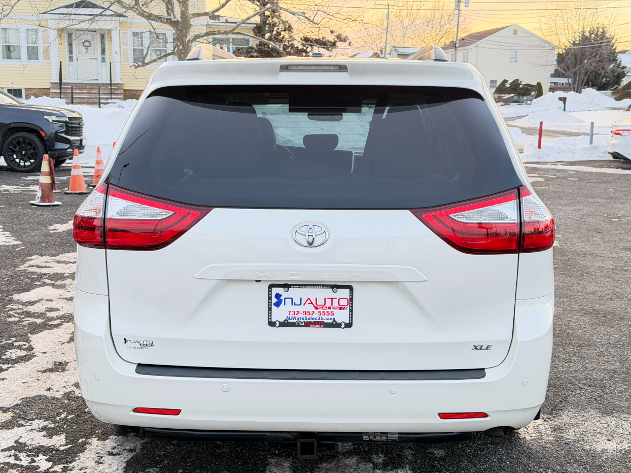 Toyota Sienna XLE Premium FWD 8-Passenger (Natl) 2017