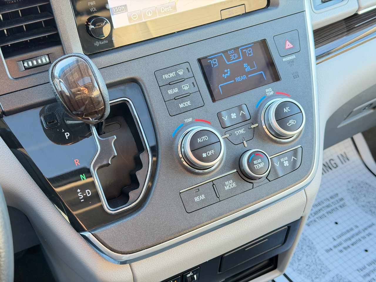 Toyota Sienna XLE Premium FWD 8-Passenger (Natl) 2017