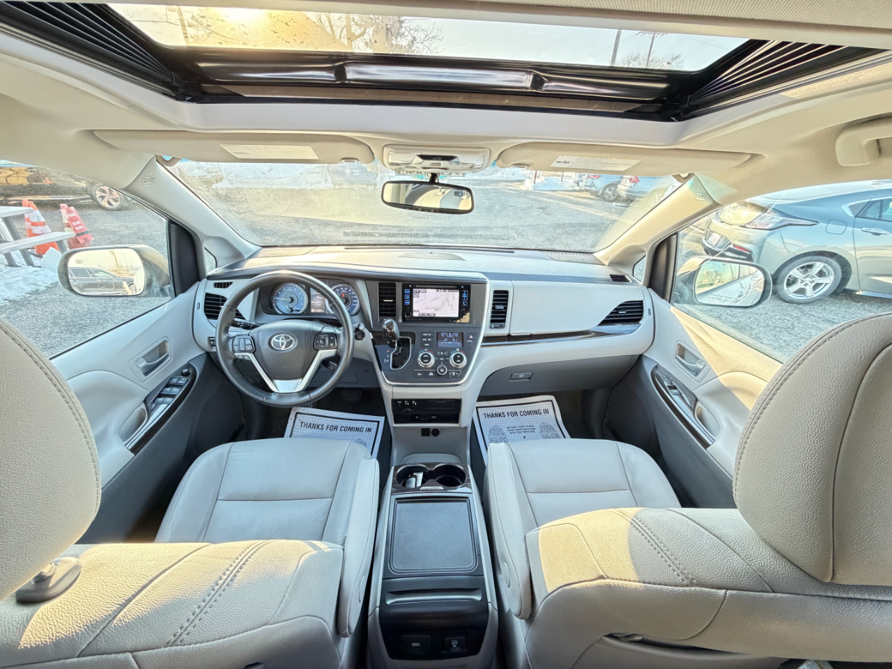 Toyota Sienna XLE Premium FWD 8-Passenger (Natl) 2017