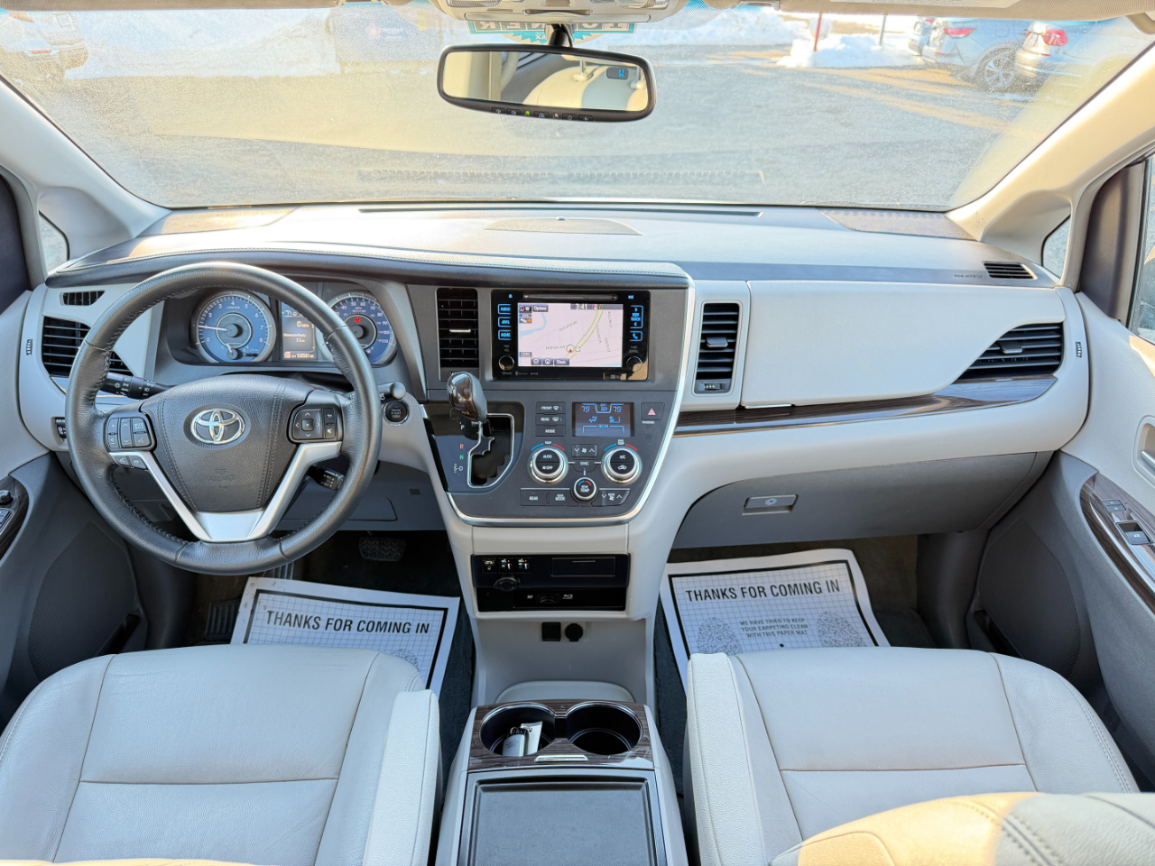 Toyota Sienna XLE Premium FWD 8-Passenger (Natl) 2017