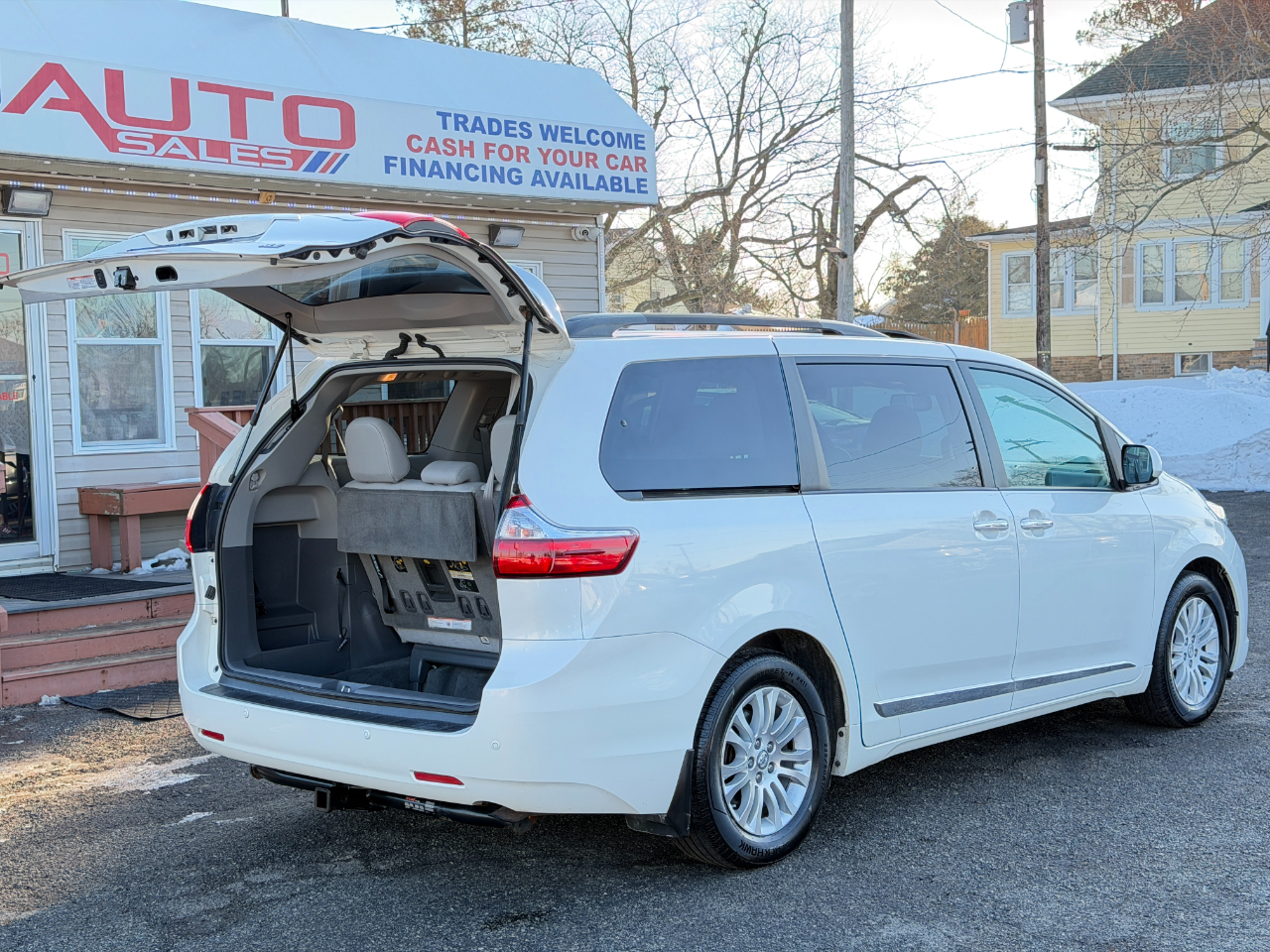 Toyota Sienna XLE Premium FWD 8-Passenger (Natl) 2017