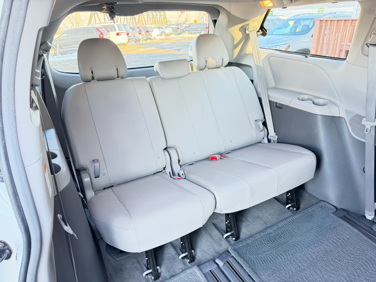 Toyota Sienna XLE Premium FWD 8-Passenger (Natl) 2017