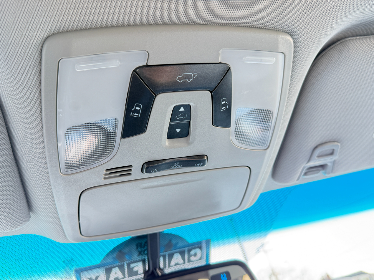 Toyota Sienna XLE Premium FWD 8-Passenger (Natl) 2017