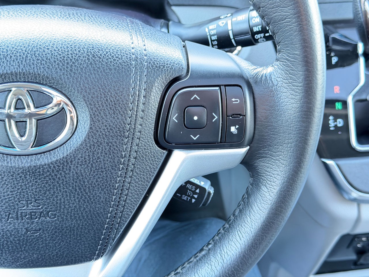 Toyota Sienna XLE Premium FWD 8-Passenger (Natl) 2017