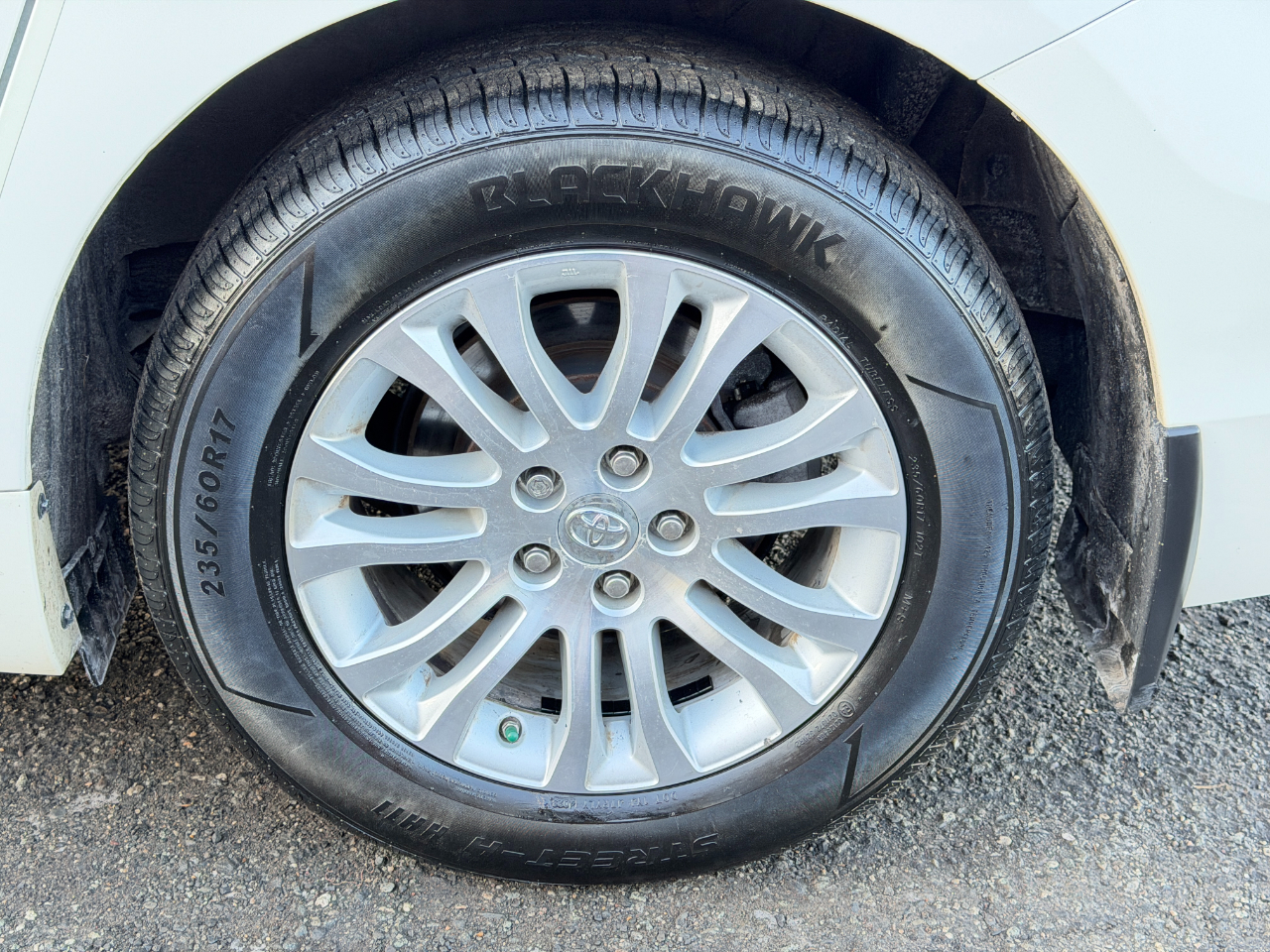 Toyota Sienna XLE Premium FWD 8-Passenger (Natl) 2017