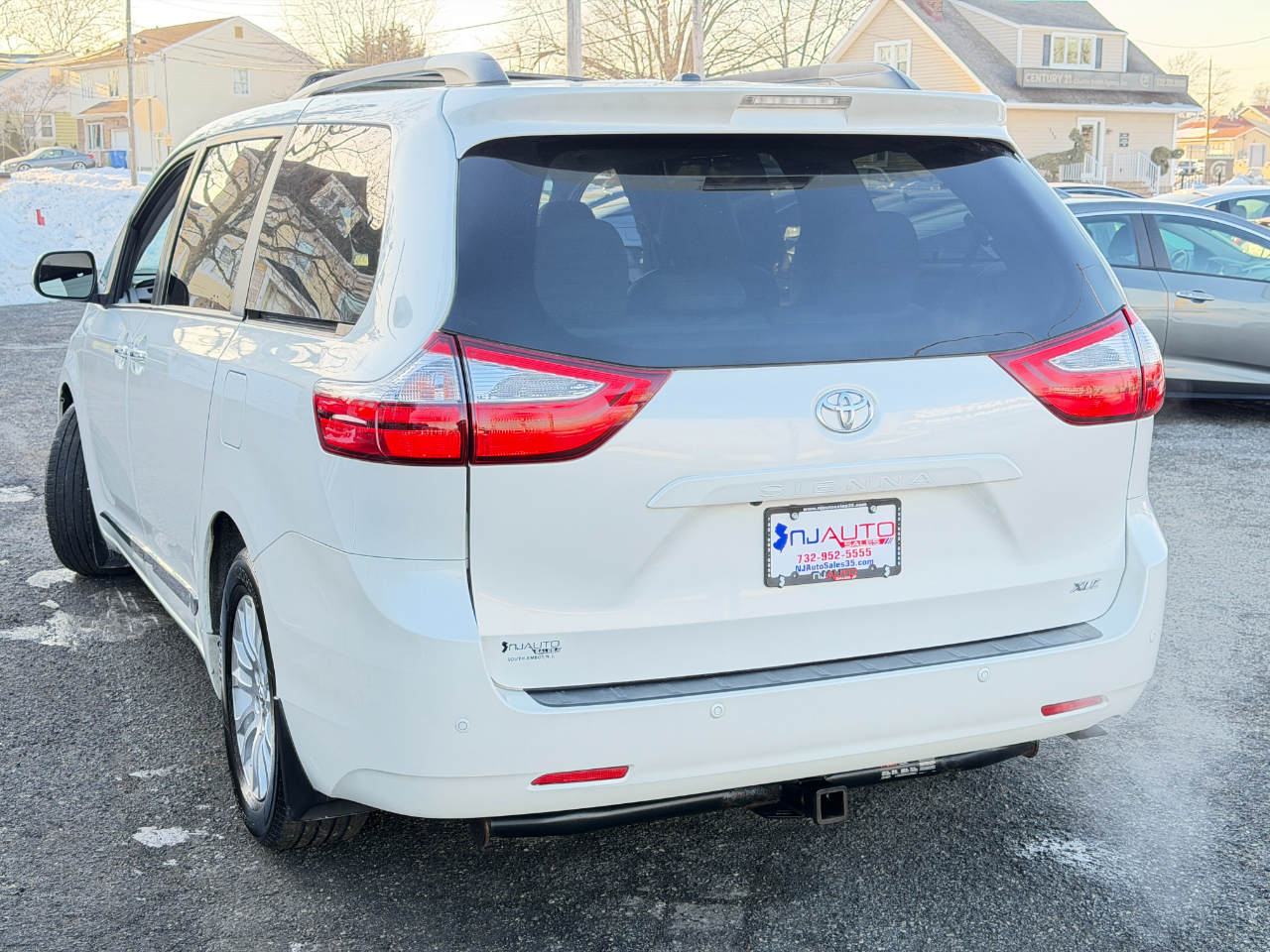 Toyota Sienna XLE Premium FWD 8-Passenger (Natl) 2017