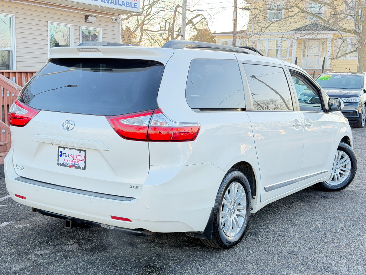 Toyota Sienna XLE Premium FWD 8-Passenger (Natl) 2017