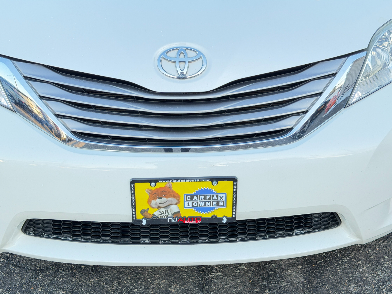 Toyota Sienna XLE Premium FWD 8-Passenger (Natl) 2017