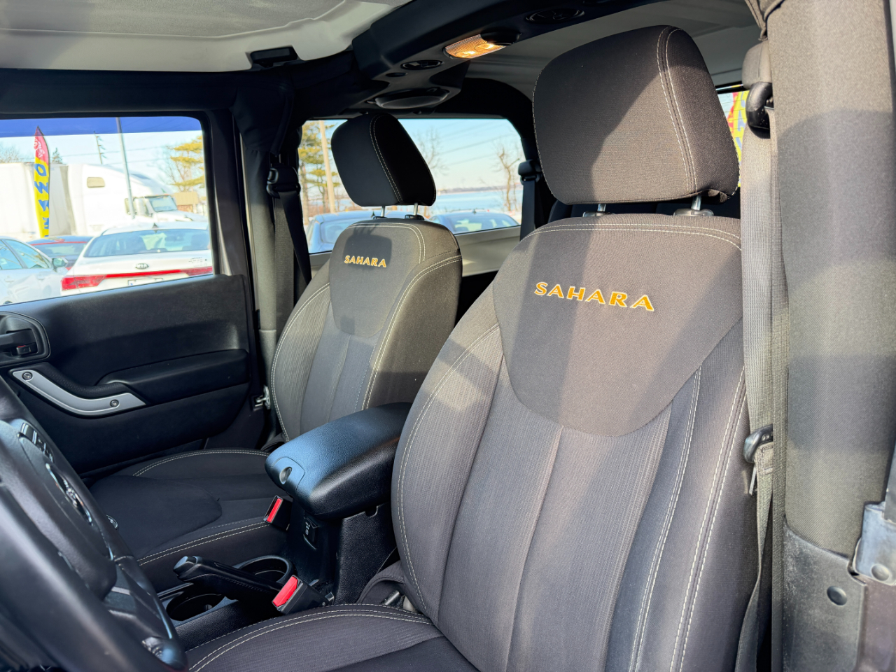 Jeep Wrangler 4WD 2dr Sahara 2014