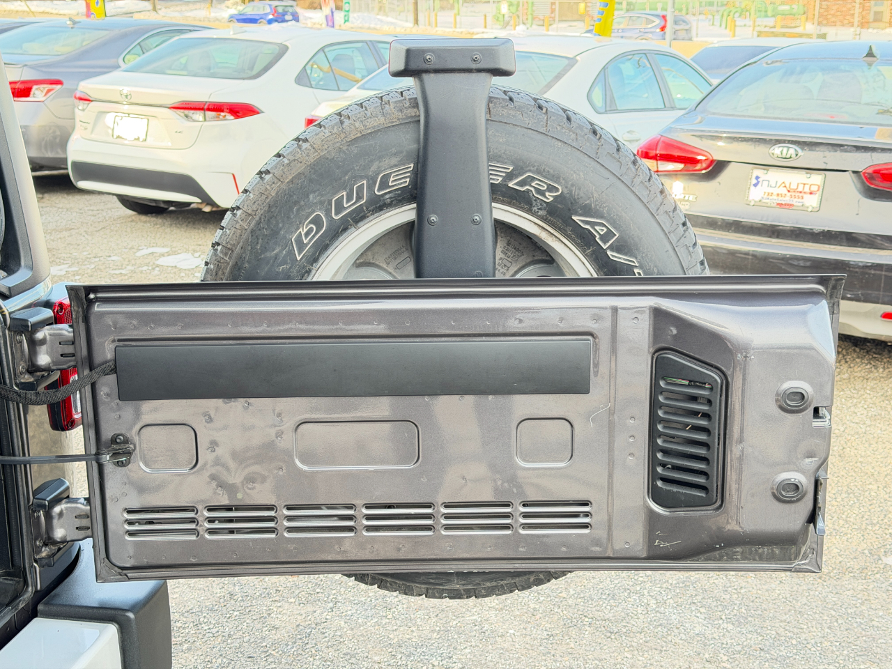 Jeep Wrangler 4WD 2dr Sahara 2014