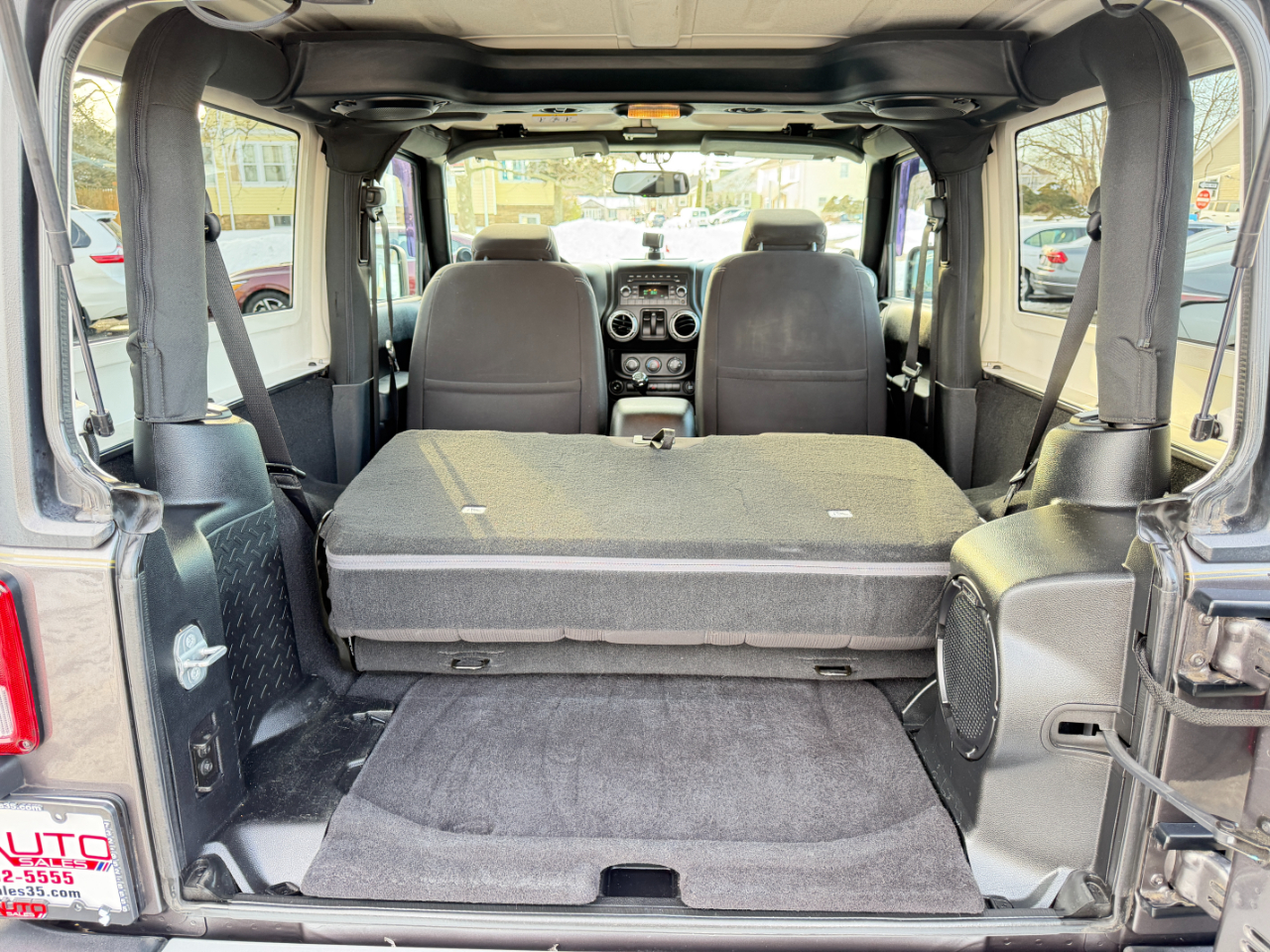 Jeep Wrangler 4WD 2dr Sahara 2014