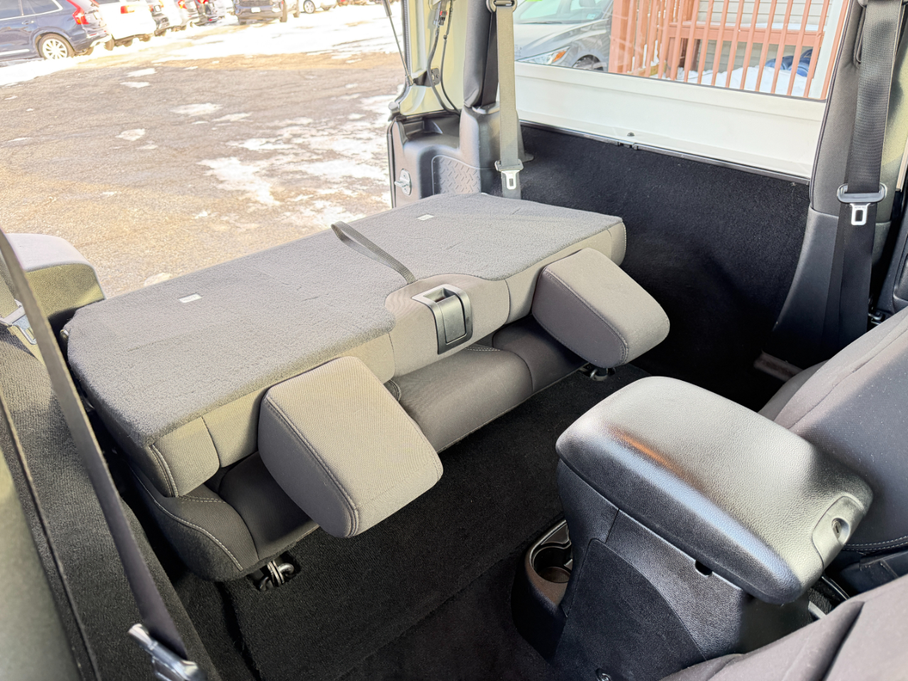 Jeep Wrangler 4WD 2dr Sahara 2014